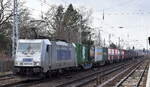METRANS Rail s.r.o., Praha [CZ] mit ihrer  386 014-5  [NVR-Nummer: 91 54 7386 014-5 CZ-MT] und KLV-Zug Richtung Frankfurt/Oder weiter nach Polen am 10.01.23 Berlin Hirschgarten.