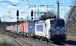 METRANS a.s., Praha [CZ]  mit ihrer  383 411-6  [NVR-Nummer: 91 54 7383 411-6 CZ-MT] und einem Containerzug am Haken am 28.03.23 Durchfahrt Bahnhof Saarmund.