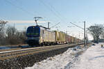 383 425 der Metrans führte am 20.01.24 einen Containerzug durch Greppin Richtung Dessau.
