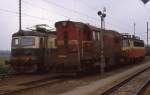 Gleichstrom, Diesel und Wechselstrom Lokomotiven am 27.6.1988 im System Wechsel Bahnhof Kutna Hora.