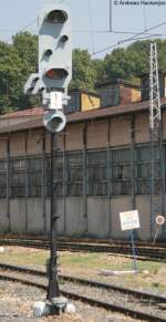 Ausfahrsignal im Istanbuler Hbf sieht den deutschen Lichtsignale aus DB Zeiten sehr hnlich 21.8.08