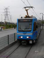 Tram 305 unterwegs auf der neuen Linie T4.