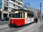 Istanbul Tram 206 vom Typ Gotha T59 (ex Jena 110) unterwegs auf der Rundkurs-Linie 20 Kadiky-Moda. 
Auf der asiatischen Seite von Istanbul gibt es seit 2003 (nachdem die alte Straenbahn 1966 stillgelegt worden war) wieder eine Straenbahn.
Dies ist eine neuerbaute Rundstrecke in Meterspur, die mit alten Gotha-Zweiachser aus den 1950er Jahren befahren wird, die dafr beschafft wurden. 

11.03.09