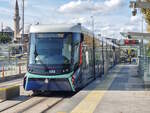 Straßenbahn Istanbul Zug 623 auf der Linie T5 nach Alibeyköy Cep Otogari in Küçükpazar, 25.09.2025.