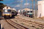 Gare de Sousse Bab Djedid am 02.Jänner 2002 mit dem YZ-E-005B (Hersteller: Ganz-Mavag, Type: ???, Fab.Nr.: ???, Baujahr 1984) rechts und einem YRZL als letztes Fahrzeug des durchfahrenden DC