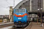 Diesellokomotive TE33AS-2011 fährt als Reserve durch den Bahnhof / Lemberg, Ukraine / 10.05.2025