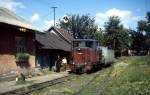 Tu4-2075 der Waldbahn Tereswatal rangiert am 01.08.1994 in Tereswa 