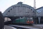 WL 10-1479 vor der imposanten Bahnsteighalle in Lemberg am 17.2.2008.