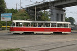 Tatra 3 Wagen 5613 in Kiew auf Linie 16 in Kiew am 25.07.16 hat gerade an der Station Semenka Skljarenka gewendet und kommt zurück.