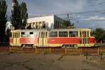 Tatra Tram 3287 ist am 26.06.2015 auf der Linie 7 in Odessa unterwegs. Die häufigste Fabre ist blau gelb, einige aber auch in dieser rot gelben Bemalung sind present.