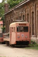 Dieses Gefährt im Depot von Odessa transportiert wohl alten Schienen Schrott.