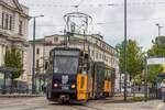 Straßenbahn Tatra KT4D №1155 mit der Strecke vom Hauptbahnhof wartet auf die Abfahrt / Lemberg, Ukraine / 10.05.2025