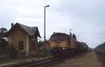 MAV M 62201 brummt am 14.5.1999 mit einem Gterzug aus Csorna kommend durch den kleinen Landbahnhof Porpac.