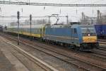 480 009 fährt am 4.02.2014 mit einem Reisezug aus dem Bahnhof Csorna aus.