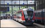 6342 006-1 un d ein zweiter Desiro nach Lajosmizse stehen abfahrbereit in der Halle von Budapest Nyugati Plyaudvar.