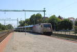 M�V-START 480 003  Szent Istv�n  mit dem IR 18592  D�li ← Parti  aus Budapest-D�li, am 01.08.2026 bei der Einfahrt in Si�fok.