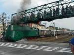 242 001 mit dem Sonderzug nach Stefanowo auf der Dampflokparade Wolsztyn, 2.5.2010