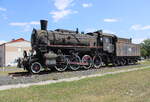 Am Bahnhof Hegyeshalom hat die M�V 411.358 als Denkmallok ihren Platz gefunden; am 28.07.2026.