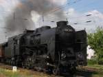 MV 424 247 mit Nostalgiezug in Budapest-Rkosrendez am 17.07.2004.