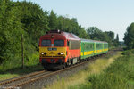 418 142 hat gerade in Zalaszentmihaly Halt gemacht und setzt seine Reise fort.... 12.08.2016