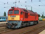 H-START 628-272 im Bahnhof Nyiregyhaza, 29. ‎Mai ‎2016