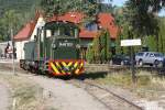 Mk48.2031 der Kirlyrti Erdei Vast wendet am 07.September 2013 im Bf. Kismaros von Zug 6303 auf Zug 6306.