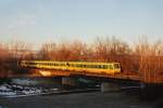 5047 502 und 5147 511/512 der ROeEE bildeten am 04.01.2011 den R 7711 von Wiener Neustadt nach Sopron und wurden in der kurzen Zeit zwischen Sonnenaufgang und (partieller) Sonnenfinsternis auf der