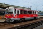 Triebwagen 127-420 im Bahnhof Nyiregyhaza, 29.