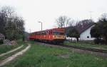 Am Ortsrand von Villany ist Bzmot 142 am 22.4.1999 um 13.42 Uhr in Richtung   Pecs unterwegs.
