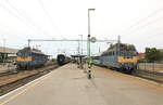 MV-START 431 102 links und die 431 070 mit dem IC 19705  Kk Hullm  von Szombathely nach Budapest-Dli, am 13.08.2022 in Balatonfred.