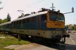 MV V43 3313 H-MVTR mit dem R 8615 von Keszthely nach Szkesfehrvr, bei der Ausfahrt in Zamrdi; 31.05.2011