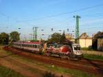 GySEV 1047 504 (heute schon als 470 504) mit Sonderlackierung  Joseph Haydn  kurz nach Komrom 30.08.2009.