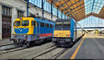 Bahnhof Budapest-Nyugati pu (HU):
Während 480 017-7 mit den Wagen des Venice Simplon-Orient-Express (VSOE) noch eine Weile stehenbleibt, hat sich inzwischen 432 160-4 dazugesellt.

🧰 MÁV | Belmond Ltd.
🕓 27.8.2022 | 14:38 Uhr