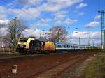 Matthias Rex Werbelok 480 005 mit D9304 bei der Ausfahrt von Bf. Komárom. 19.03.2014.