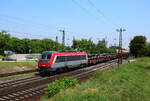 Die Franzosen schon in Ungarn. :) Die 490 004-ex.36001 Astride ist mit einem Güterzug in Richtung Győr kurz nach Komárom. 25.07.2021.