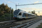 MV Start 415 042 als IR 19731  Katica  von Balatonfred nach Budapest-Dli, am 10.08.2022 in Balatonkenese.