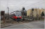 Das Bild zeigt den 5342 002 der Ungarischen Staatsbahnen am 22. Jnner 2011 als SB 26026 nach Wien Sdbf Ostseite beim Passieren der Haltestelle Lanzendorf-Rannersdorf.