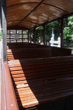 Nur Holzklasse in der Waldeisenbahn - passt eigentlich!  Miskolc, 10.7.16 