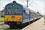 Der Regio aus Füzesabony ist mit Steuerwagen 351 und 431 295 in Eger eingetroffen.