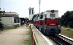 Mk45-2006 der Kindereisenbahn Budapest verlässt am 11.06.2011 den Bahnhof Szechenyi-hegy in Richtung Erzsebettelek