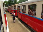 Kindereisenbahner am 04.06.2016 in Bahnhof Szépjuhászné.