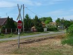 Bahnübergang und Haltepunkt Fakapu der 2009 stillgelegten Schmalspurstrecke von Nyiregyhaza nach Dombrad und Balsa, 29.