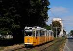 Tw.1407 im Einsatz auf der Wochenendlinie 48 in der Fehervari ut auf dem Weg zum Einkaufszentrum Savoya Park.