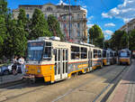 Stra�enbahn Budapest Zug 4314 auf der Linie 19 nach B�csi �t am Szent Gell�rt t�r, 19.06.2026.