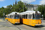 Straßenbahn Budapest Zug 1359 auf der Linie 2 und 1352 auf Linie 23 nach Jászai Mari tér bei Petőfi tér am 22.07.2026.