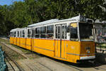 Straßenbahn mit schöner Schere in Budapest.