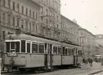 Strassenbahn mit zwei TW, auf der Linie 68.