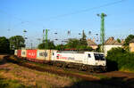 Albino Lok bei Metrans: die 390 001 (LZB: 189 845) mit einem Metrans Containerzug in Richtung Hodos kurz nach Komárom.