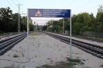 Blick vom Mittelbahnsteig in Balatonkenese in Richtung Budapest, am 10.08.2022.