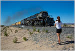 Union Pacific No 4014 Big Boy fährt bei den 150 Jahr Feierlichkeiten der Transkontinental Eisenbahn dem  The Great Race Across the Southwest  von San Bernardino nach Yuma, fotografiert bei den